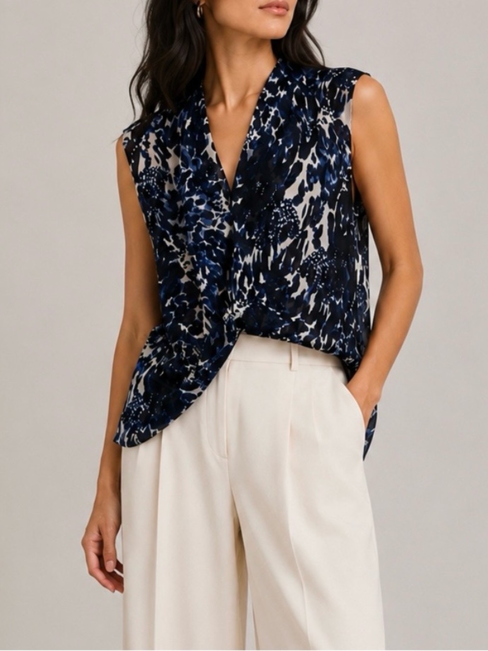 Aritzia Babaton 100% Silk Sleeveless Ruffle Blouse M Blue Abstract Print